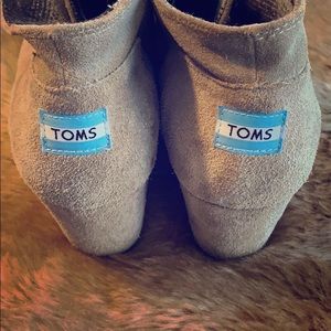 Toms wedge booties